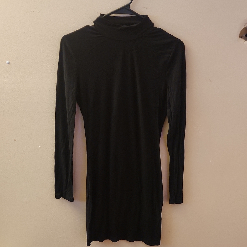 🖤classic turtleneck dress